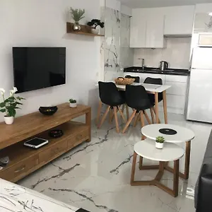 https://amplio-y-bonito-estudio-playa-de-las-americas.tenerifehoteles.net